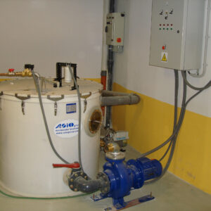 Ο λιποσυλλέκτης AS-GREASE TRAP AUTO έχει σχεδιαστεί για τη συγκράτηση λαδιών και λιπών τα οποία υπάρχουν σε υγρά απόβλητα που παράγονται από κουζίνες, από διαδικασίες παραγωγής τροφίμων, από διαδικασίες παραγωγής κρέατος κ.ά