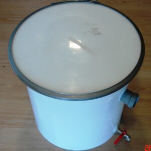 Ο λιποσυλλέκτης AS-Grease Trap mini έχει σχεδιαστεί για τη συγκράτηση λαδιών και λιπών τα οποία υπάρχουν σε υγρά απόβλητα που παράγονται από κουζίνες, από διαδικασίες παραγωγής τροφίμων, από διαδικασίες παραγωγής κρέατος κ.ά.